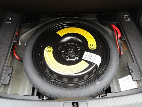 Used 2017 Audi A4 2.0T Premium w/ Convenience Package image 28