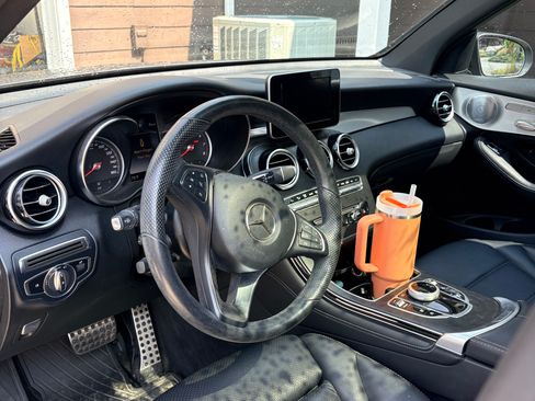Used 2019 Mercedes-Benz GLC 300 4MATIC image 10