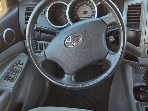 Used 2006 Toyota Tacoma PreRunner w/ SR5 Pkg #2 image 22