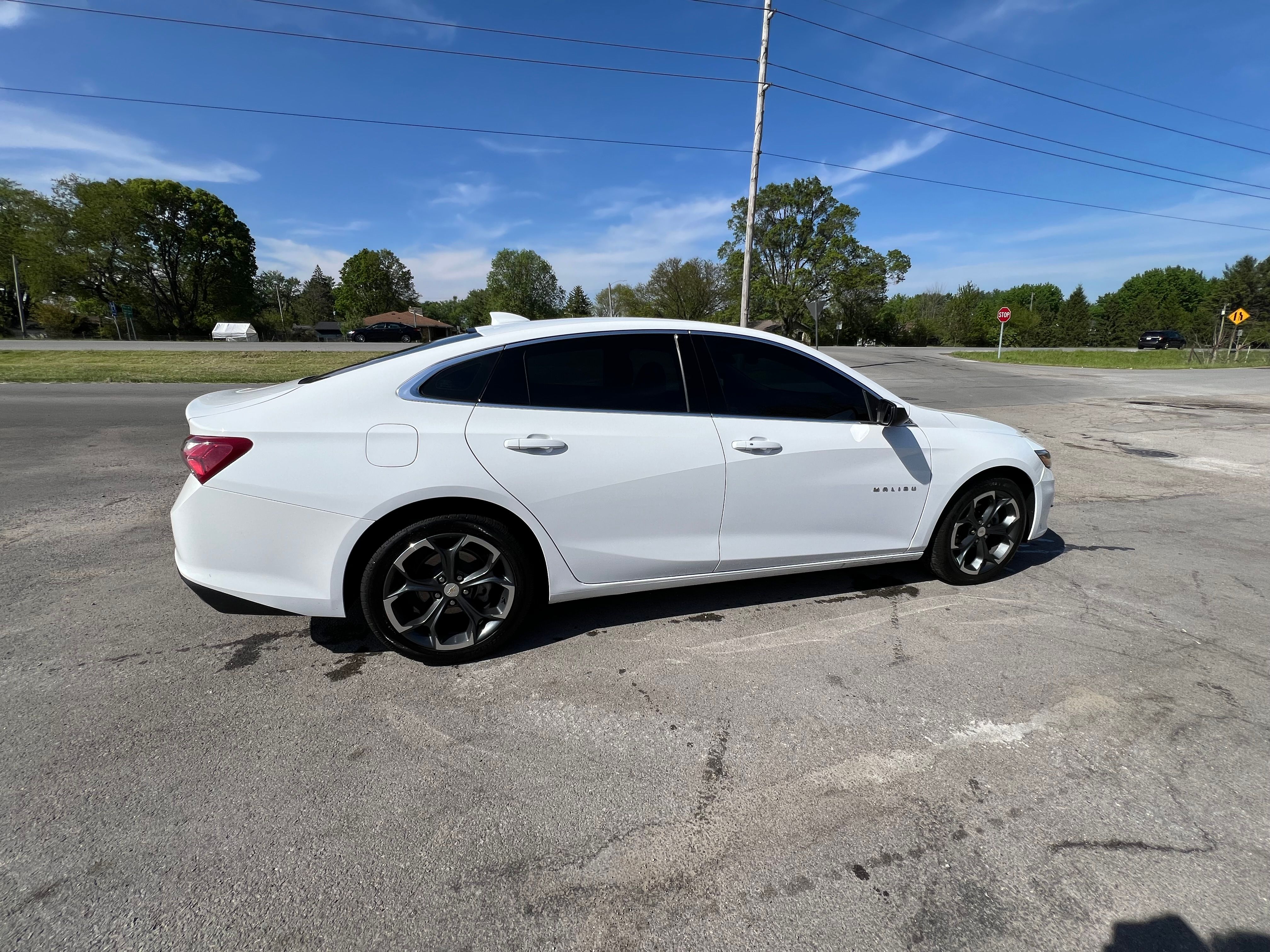 Used 2022 Chevrolet Malibu LT FWD image 1