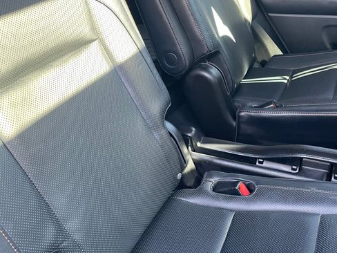 Used 2015 Toyota Highlander Limited image 9