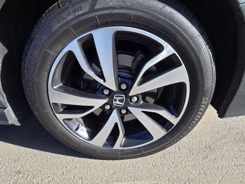 Used 2018 Honda Odyssey Elite image 25