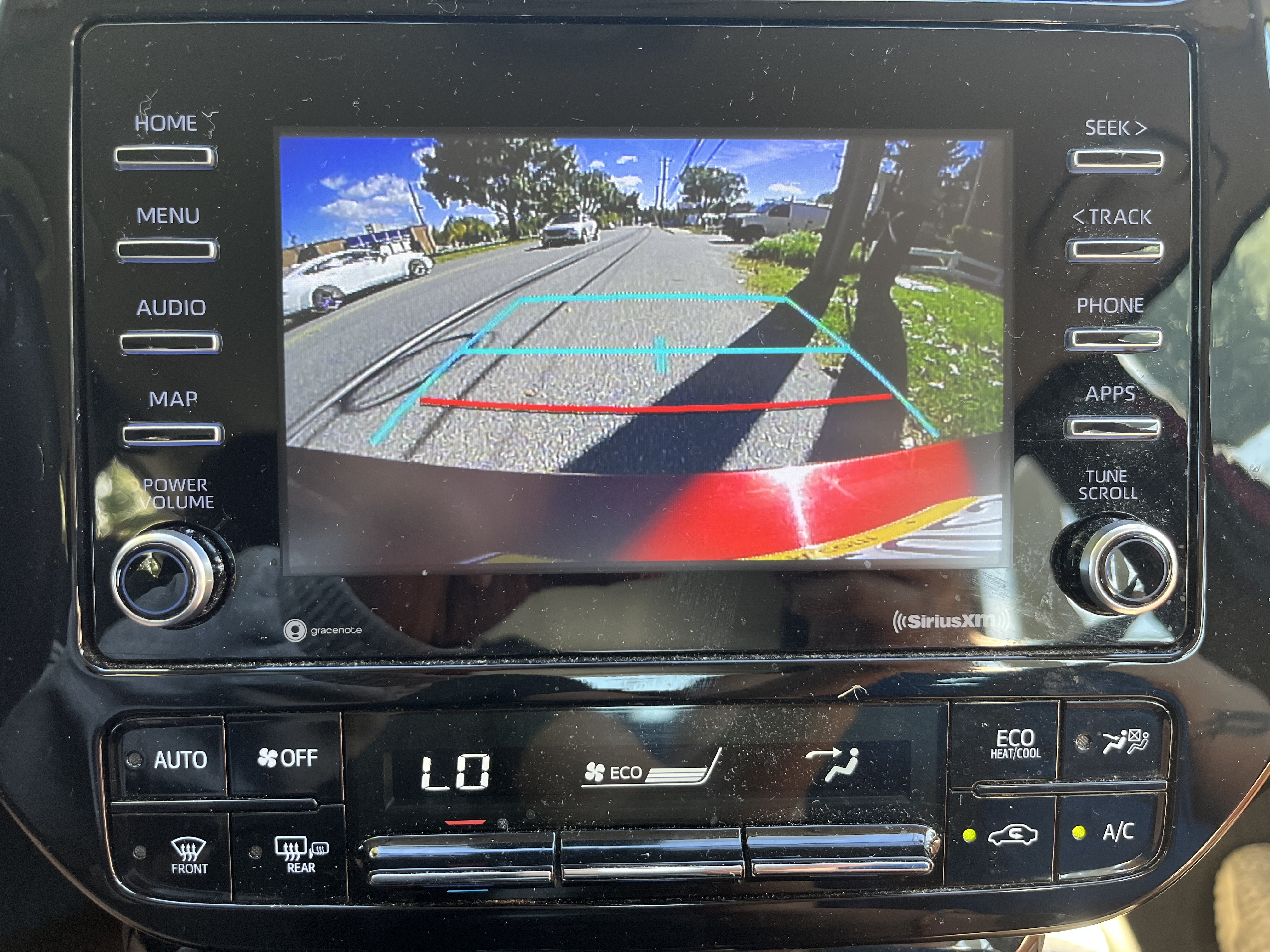 Used 2021 Toyota Prius LE FWD image 18