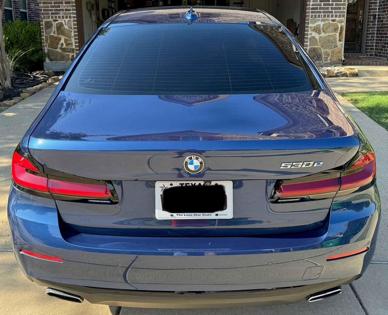 Used 2021 BMW 530e w/ Premium Package RWD image 18