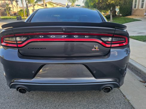 Used 2016 Dodge Charger R/T Scat Pack w/ Technology Group image 4