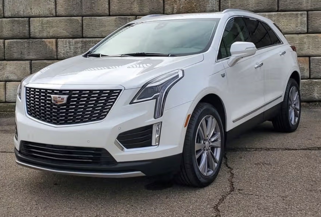 Used 2022 Cadillac XT5 Luxury FWD image 2