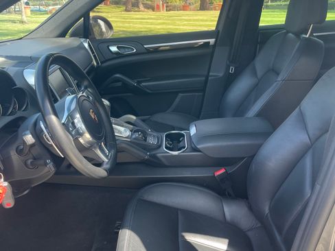 Used 2014 Porsche Cayenne Platinum Edition image 26
