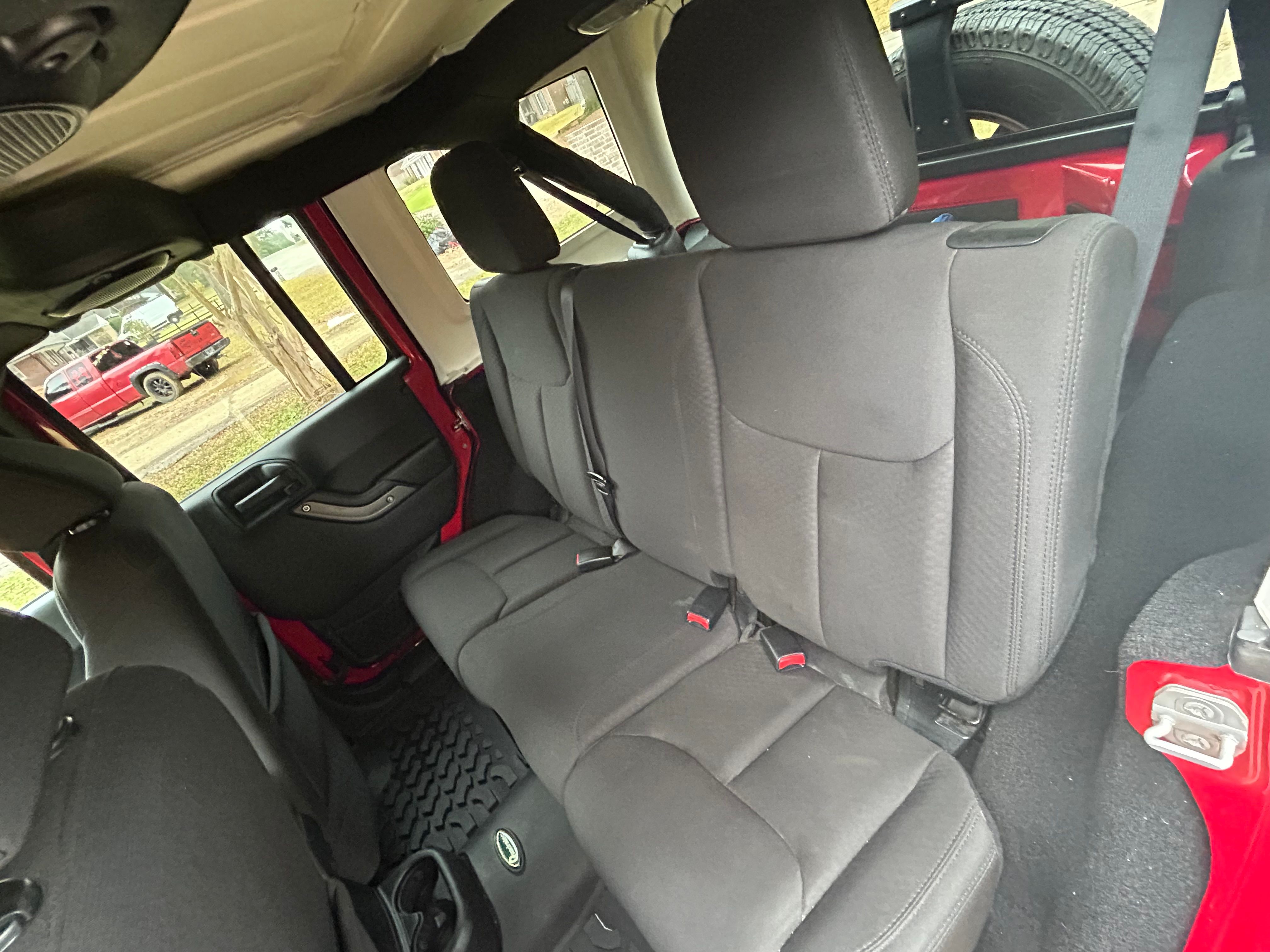Used 2014 Jeep Wrangler Unlimited Sport w/ Quick Order Package 24S AWD/4WD image 8
