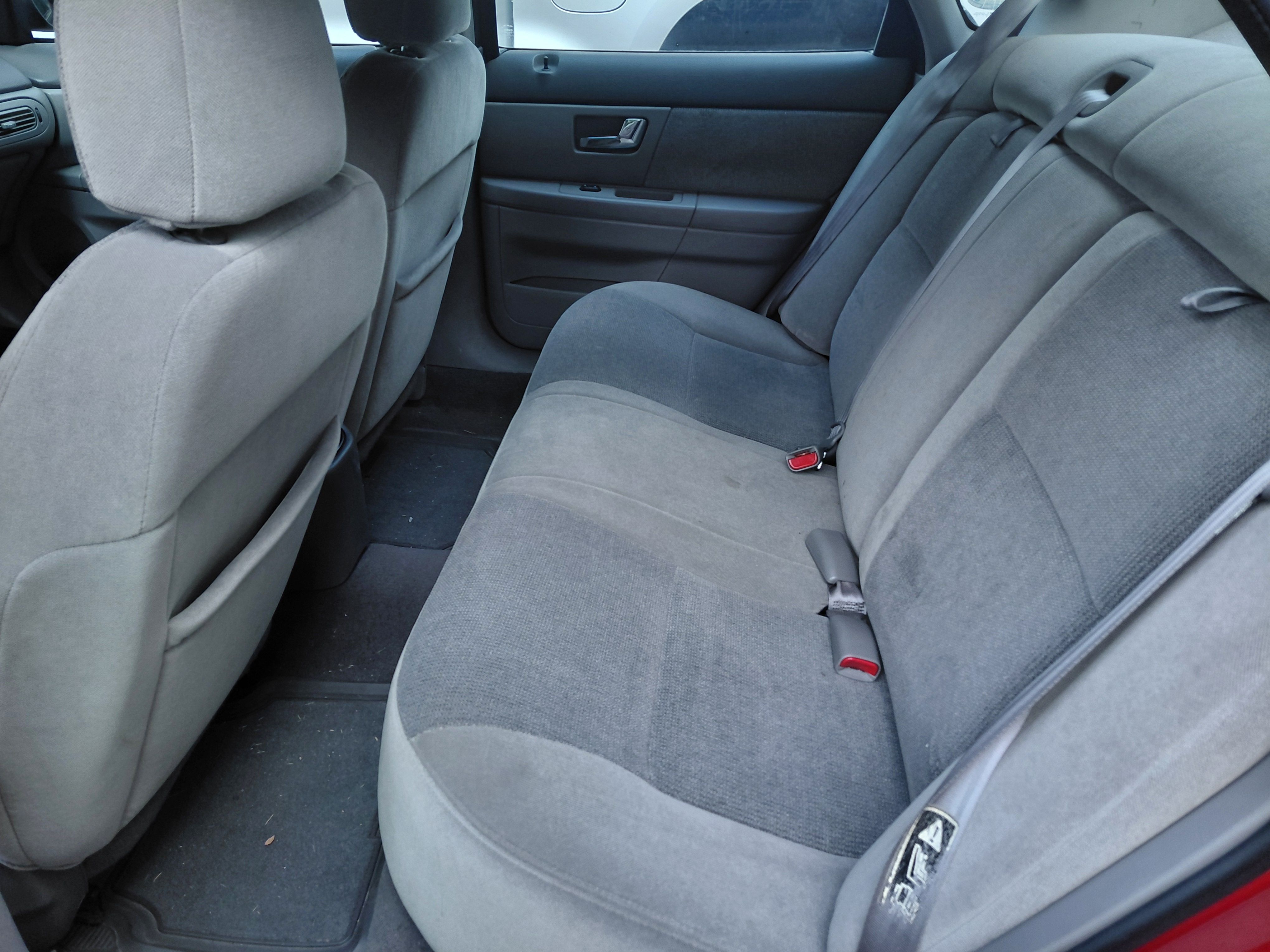 Used 2000 Ford Taurus SES FWD image 9