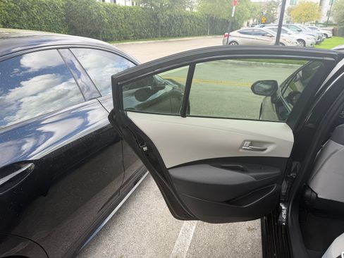 Used 2020 Toyota Corolla LE image 8