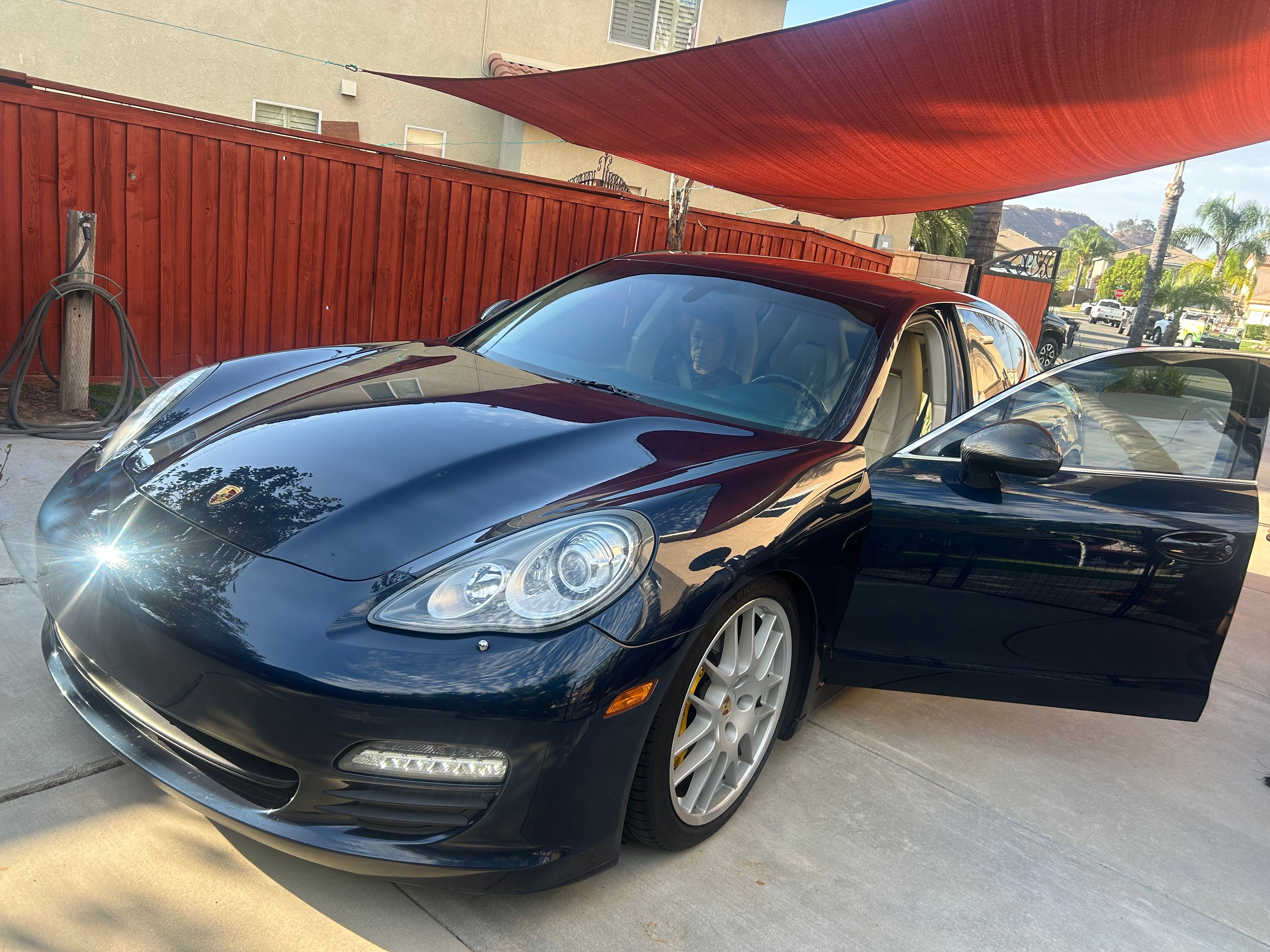 Used 2010 Porsche Panamera S RWD image 2