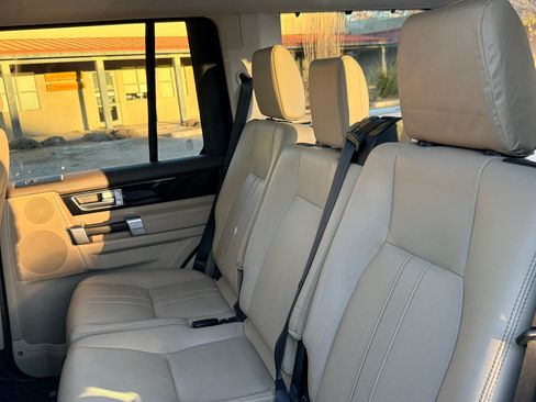 Used 2016 Land Rover LR4 HSE Silver Edition AWD/4WD image 14