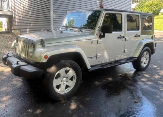 Used 2007 Jeep Wrangler Unlimited Sahara w/ Dual Top Group AWD/4WD image 6