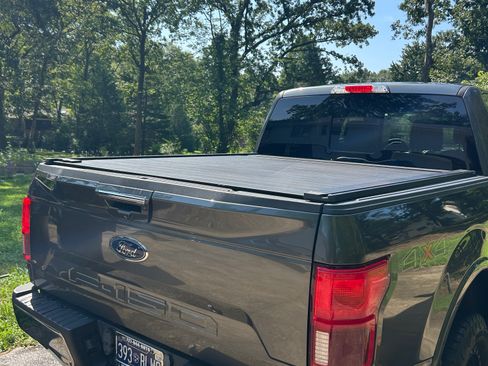 Used 2018 Ford F150 Lariat w/ Equipment Group 502A Luxury AWD/4WD image 8