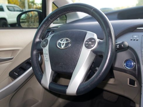 Used 2014 Toyota Prius Four image 11