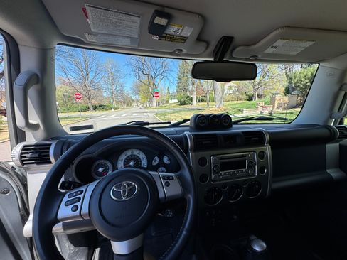 Used 2012 Toyota FJ Cruiser 4WD w/ Upgrade Pkg image 13