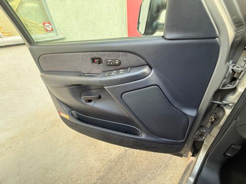 Used 2002 Chevrolet Silverado 3500 LT image 19