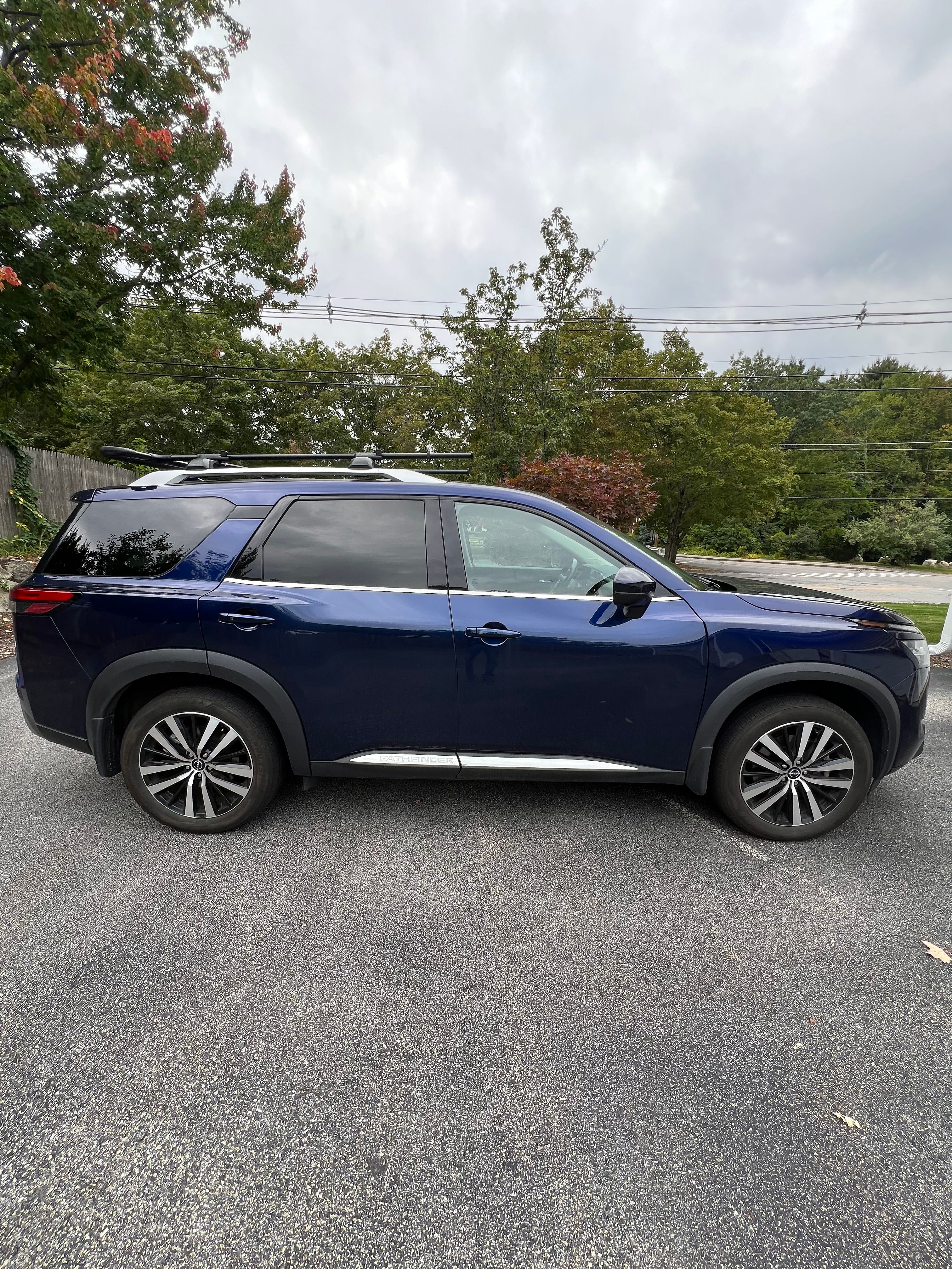 Used 2023 Nissan Pathfinder Platinum AWD/4WD image 1