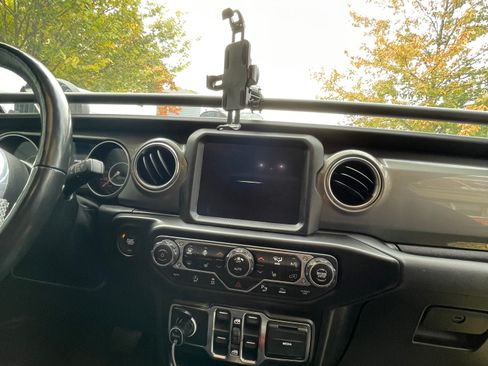 Used 2021 Jeep Wrangler Unlimited Sahara image 11