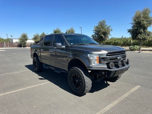 Used 2018 Ford F150 XLT w/ Equipment Group 302A Luxury AWD/4WD image 5