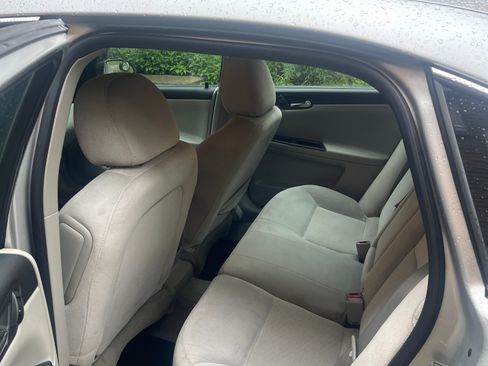 Used 2014 Chevrolet Impala LT w/ LT Sunroof Package FWD image 6