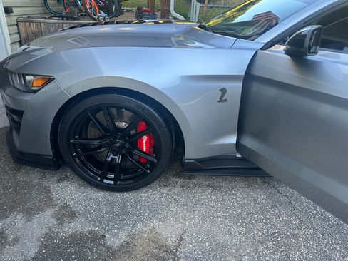 Used 2020 Ford Mustang Shelby GT500 w/ Technology Package RWD image 9