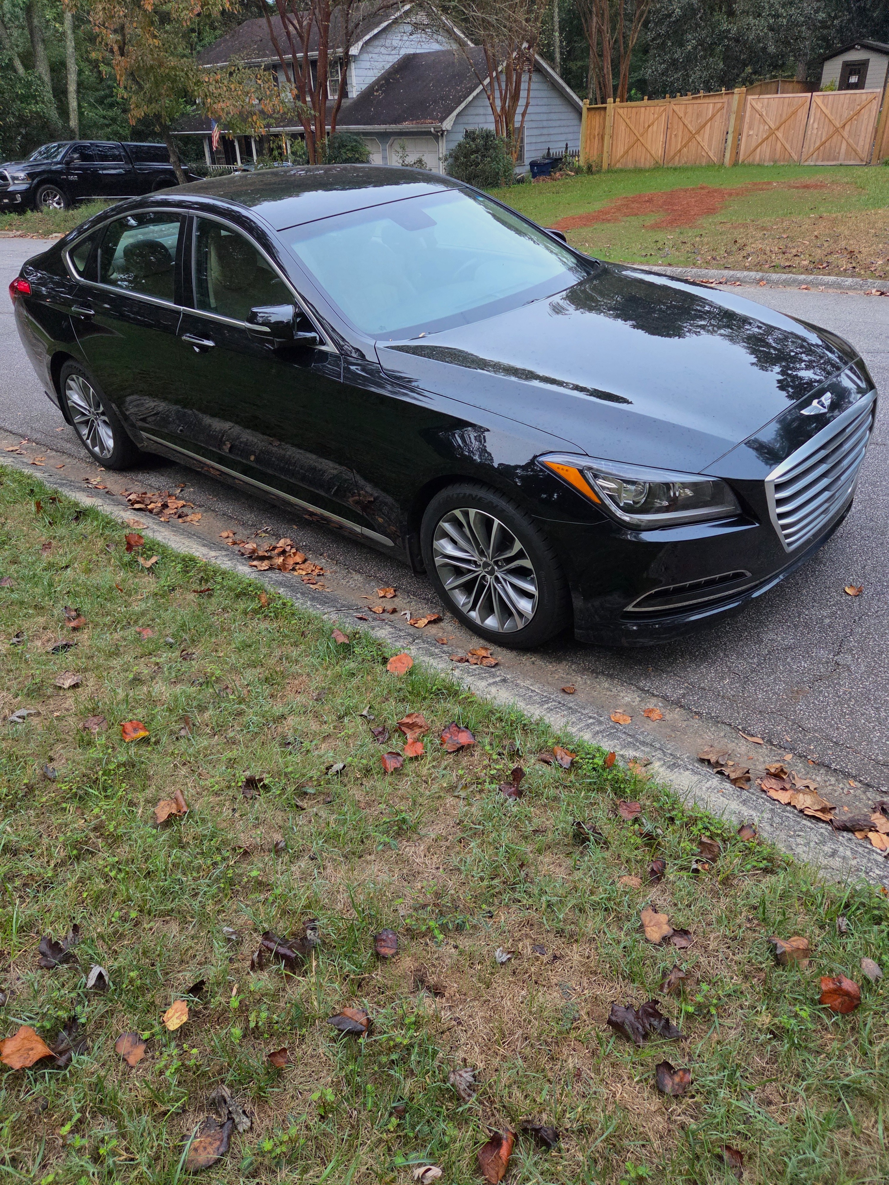 Used 2015 Hyundai Genesis 3.8 RWD image 5