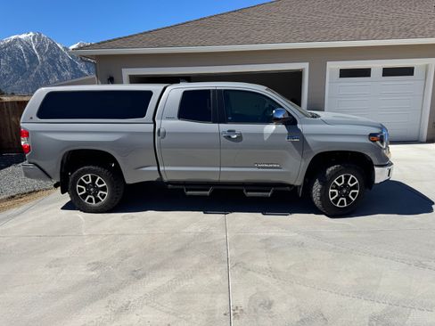 Used 2021 Toyota Tundra Limited w/ Limited Premium Package image 5