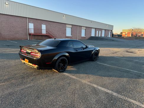 Used 2021 Dodge Challenger SRT Hellcat image 5