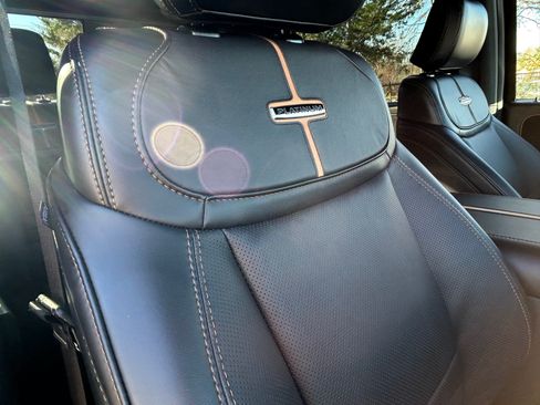 Used 2024 Ford F450 Platinum w/ FX4 Off-Road Package image 5