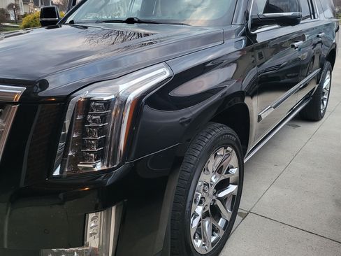 Used 2016 Cadillac Escalade ESV Platinum image 4