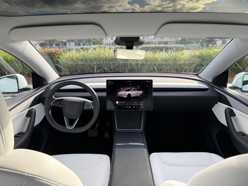 Used 2026 Tesla Model Y Long Range image 6