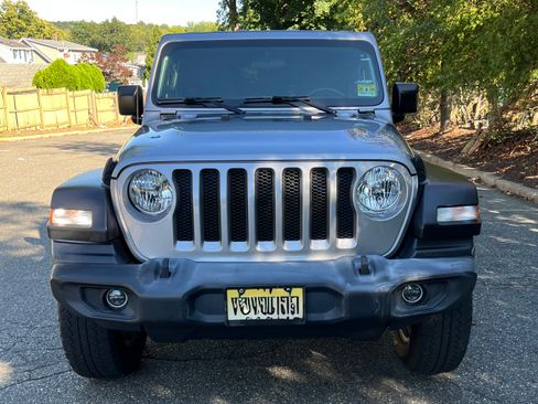 Used 2019 Jeep Wrangler Unlimited Sport S AWD/4WD image 2