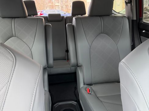 Used 2021 Toyota Highlander Platinum image 9