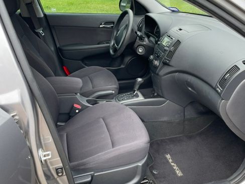 Used 2012 Hyundai Elantra w/ Preferred Pkg FWD image 8