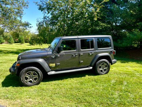 Used 2021 Jeep Wrangler Unlimited Sport AWD/4WD image 1