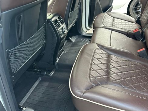 Used 2013 Mercedes-Benz GL 550 4MATIC image 15