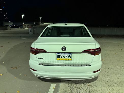 Used 2019 Volkswagen Jetta SEL w/ Cold Weather Package image 16