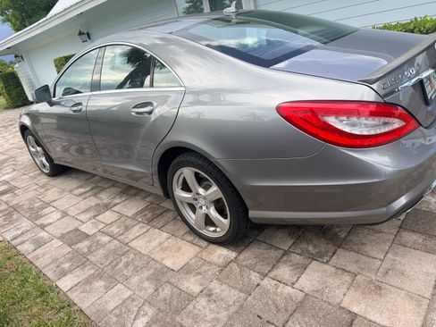 Used 2012 Mercedes-Benz CLS 550 4MATIC image 4