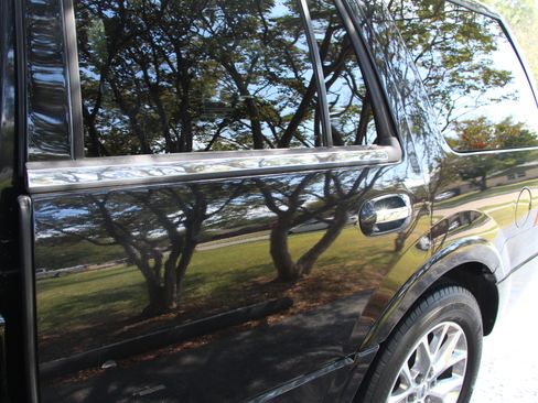 Used 2015 Ford Expedition Limited w/ Equipment Group 301A image 9