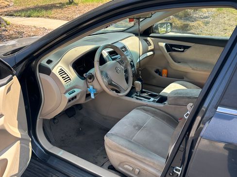 Used 2013 Nissan Altima 2.5 SV FWD image 8
