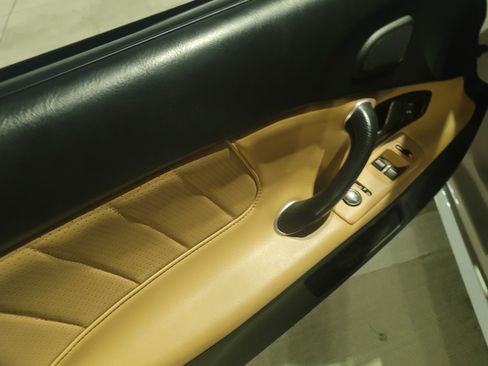 Used 2005 Honda S2000 image 23