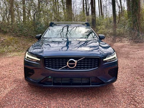 Used 2022 Volvo S60 T8 R-Design image 21