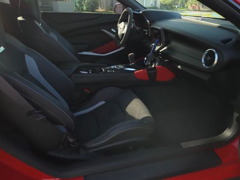 Used 2017 Chevrolet Camaro SS RWD image 13