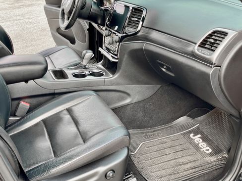 Used 2019 Jeep Grand Cherokee Limited w/ Luxury Group II image 10