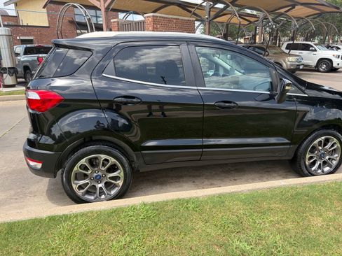 Used 2020 Ford EcoSport Titanium FWD image 1