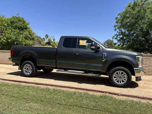 Used 2019 Ford F250 XLT AWD/4WD image 4