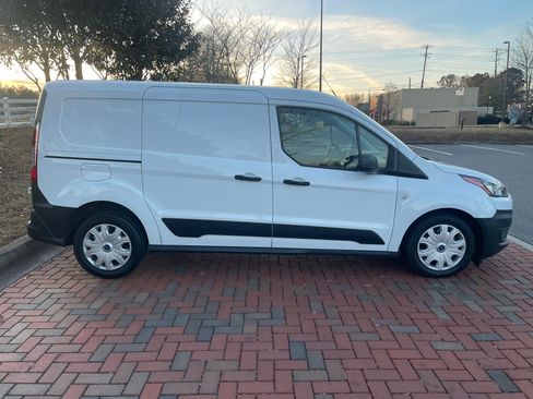 Used 2022 Ford Transit Connect XL image 19