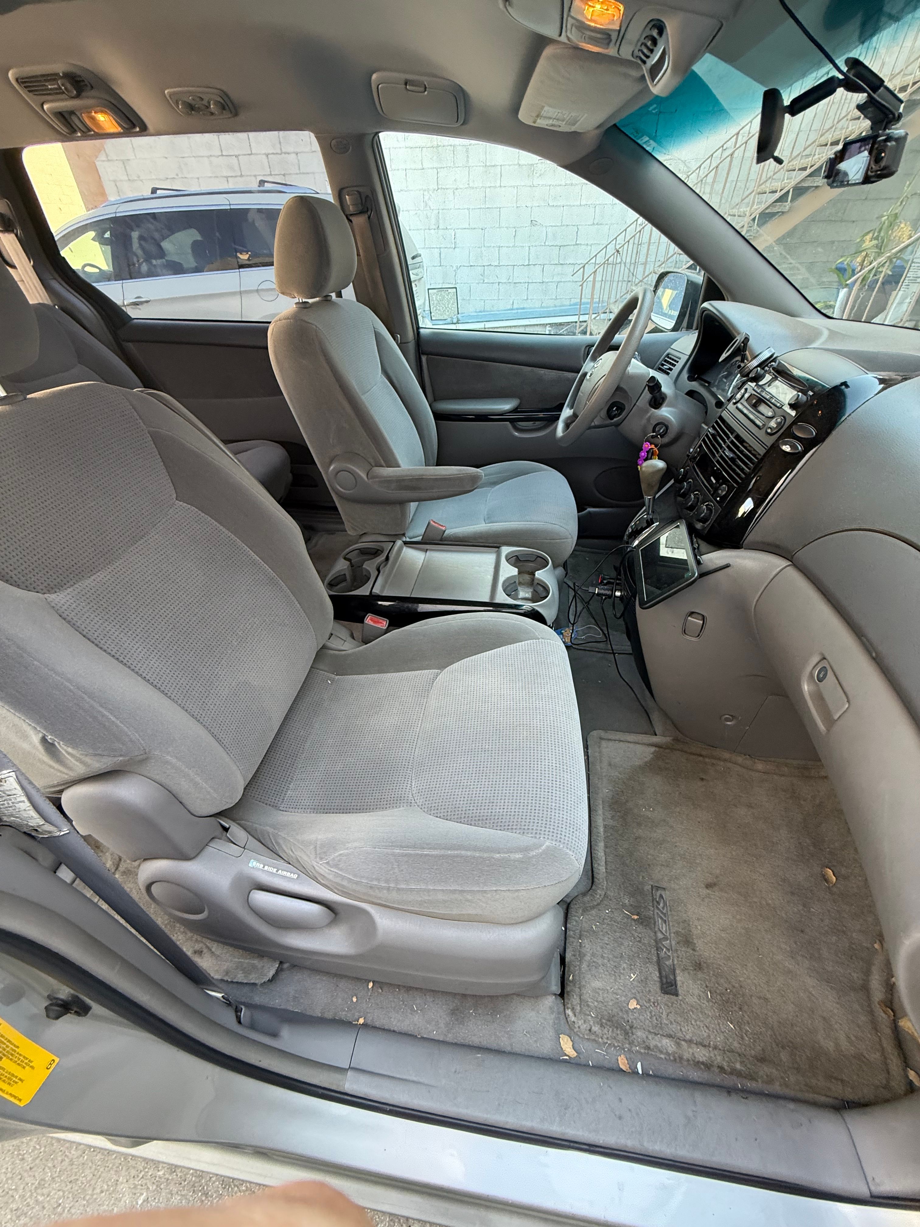 Used 2004 Toyota Sienna LE FWD image 19
