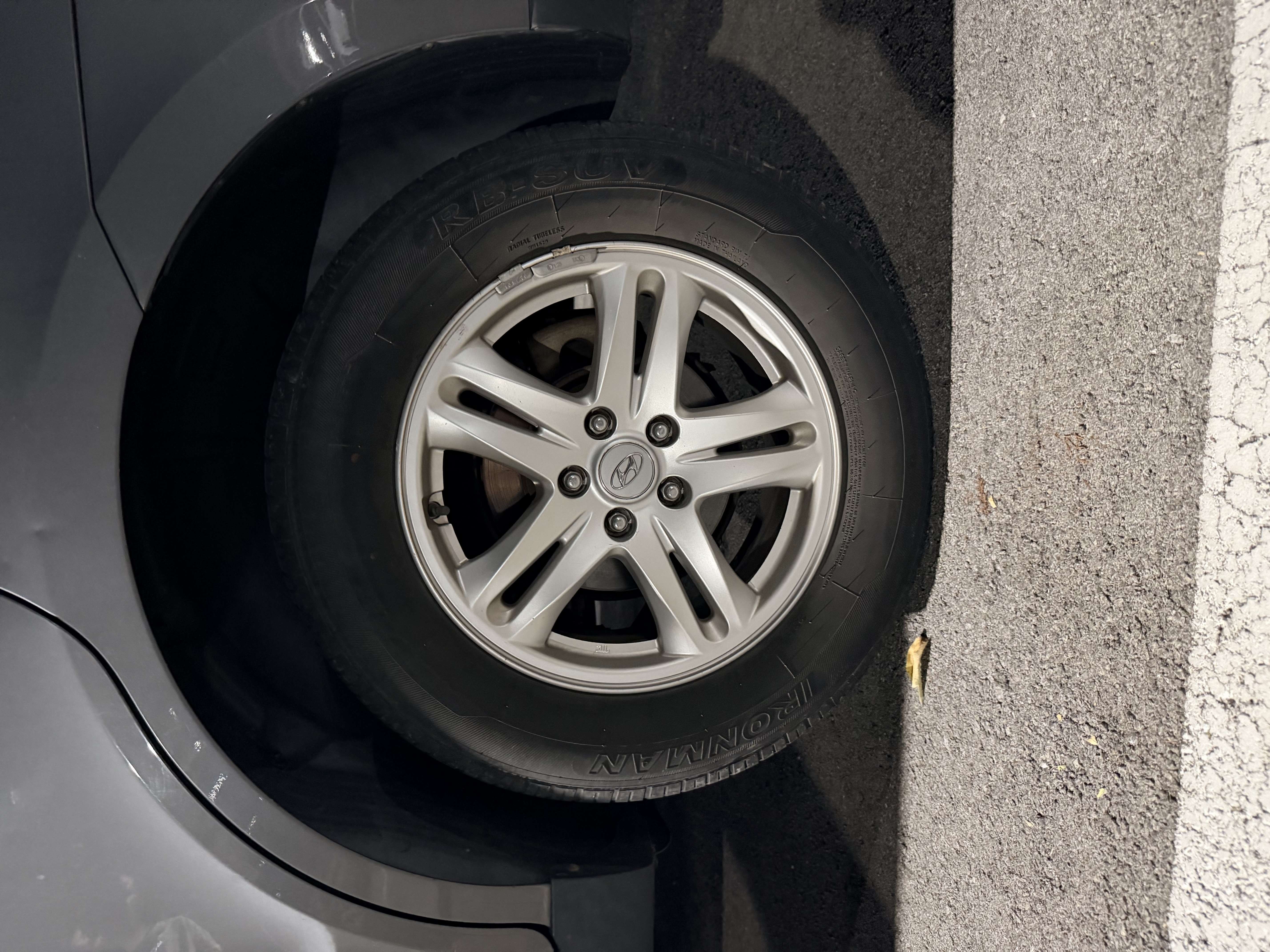 Used 2010 Hyundai Santa Fe GLS FWD image 15